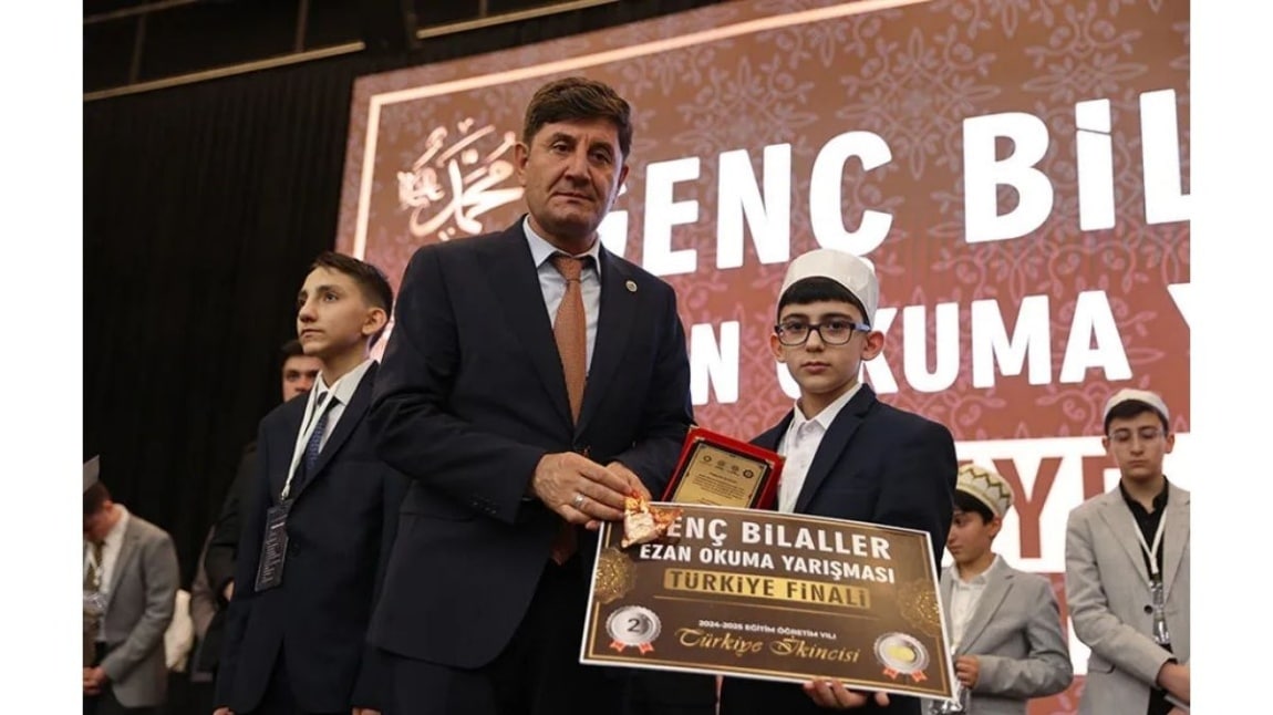 Genç Bilaller Ezan Okuma Yarışmasında Türkiye ikincisi Olduk